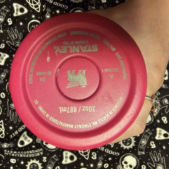 2 slightly used Stanley tumblers - Picture 9 of 10